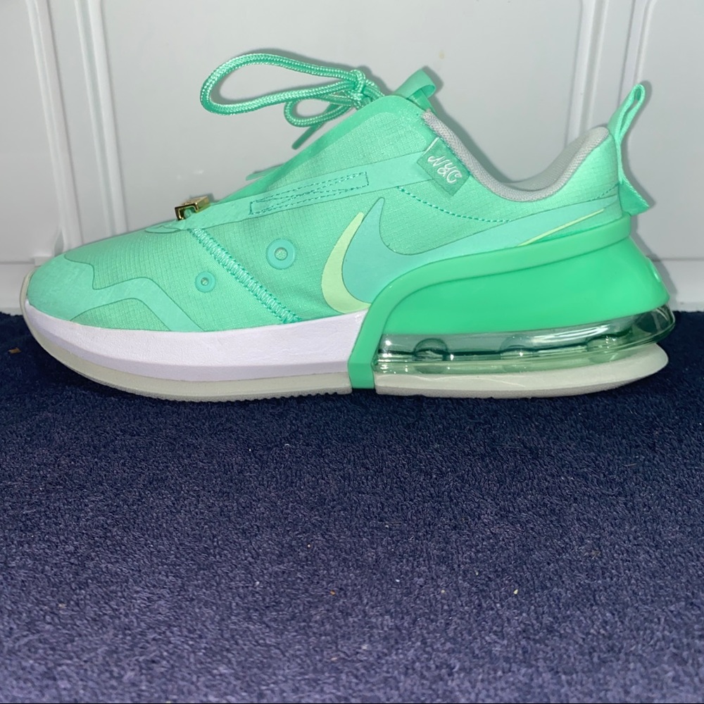 Size 10 - Nike Air Max Up City Special - NYC Lady Liberty 2021